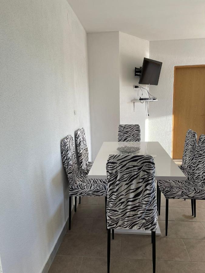 Apartmani Zuti Неум Екстериор снимка