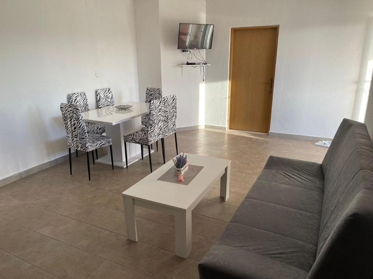 Apartmani Zuti Неум Екстериор снимка