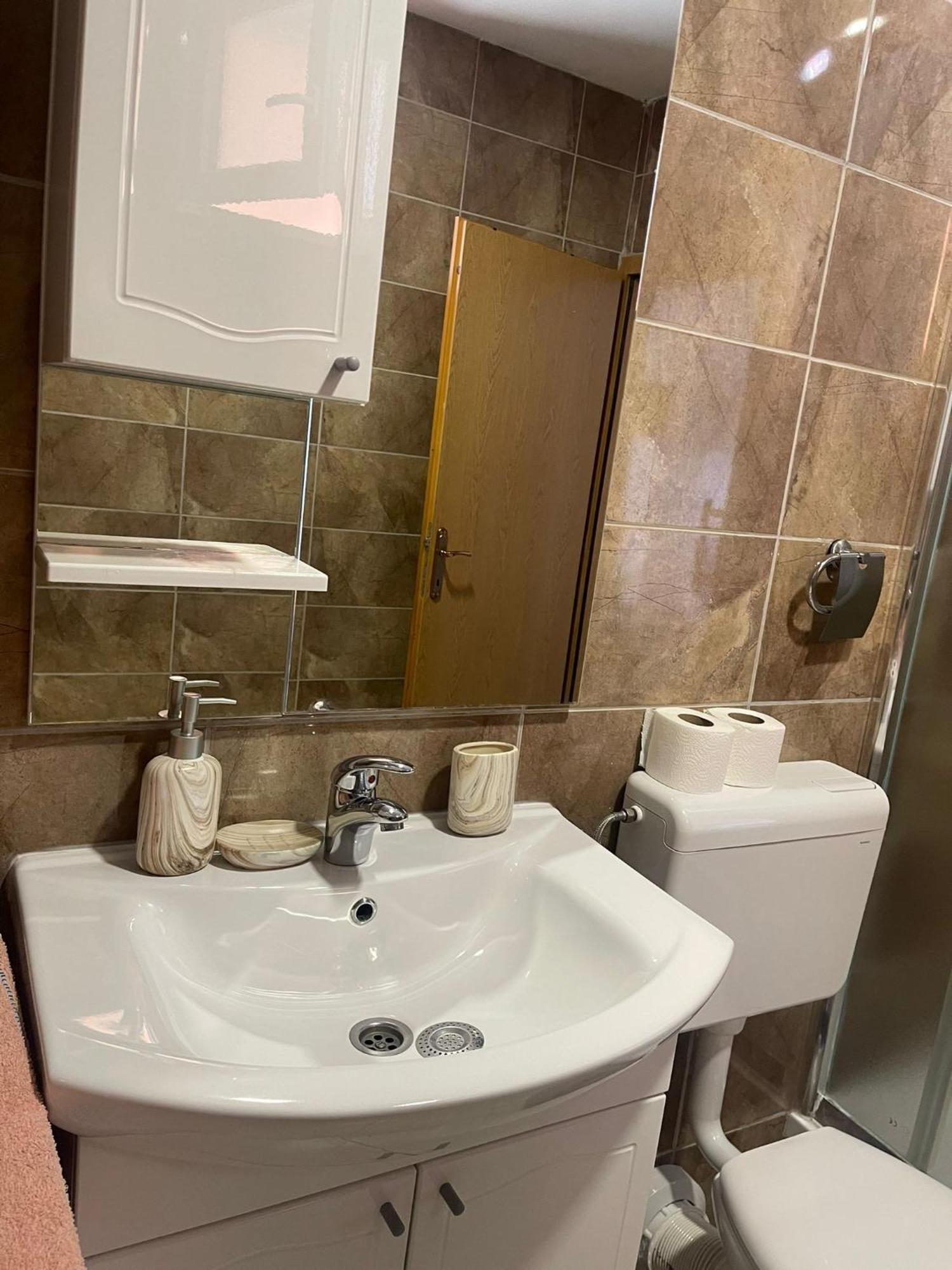 Apartmani Zuti Неум Екстериор снимка