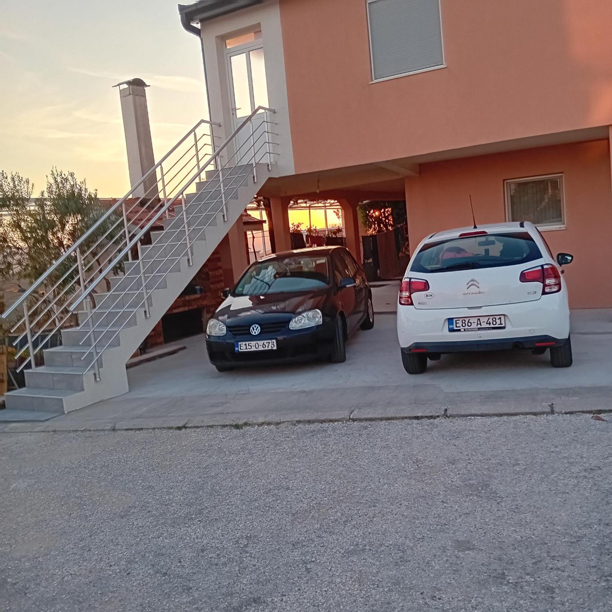 Apartmani Zuti Неум Екстериор снимка